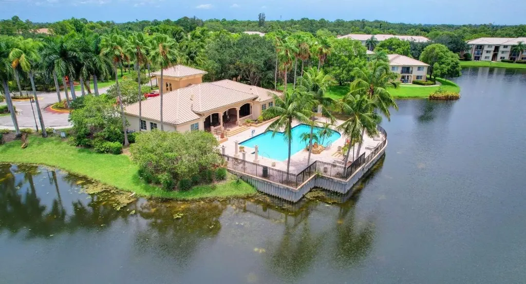 1000 Crestwood Court Court S Royal Palm Beach FL 33411