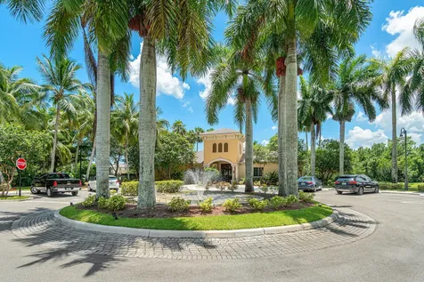1000 Crestwood Court Court S Royal Palm Beach FL 33411