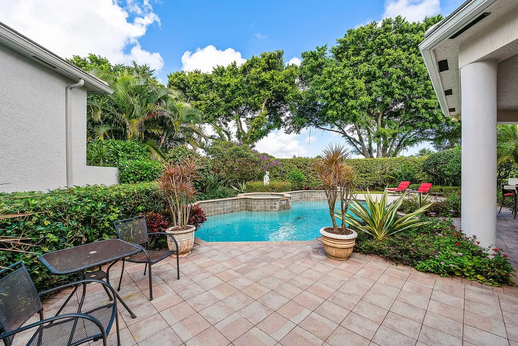 114 Vintage Isle Lane Palm Beach Gardens FL 33418