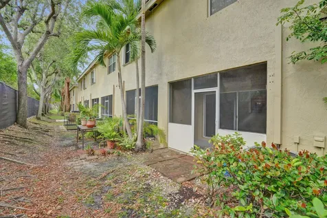 752 SW 122nd Terrace Pembroke Pines FL 33025