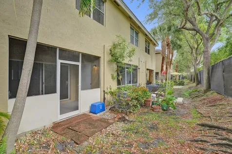752 SW 122nd Terrace Pembroke Pines FL 33025