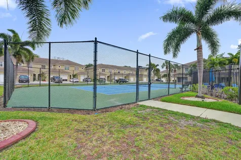 752 SW 122nd Terrace Pembroke Pines FL 33025