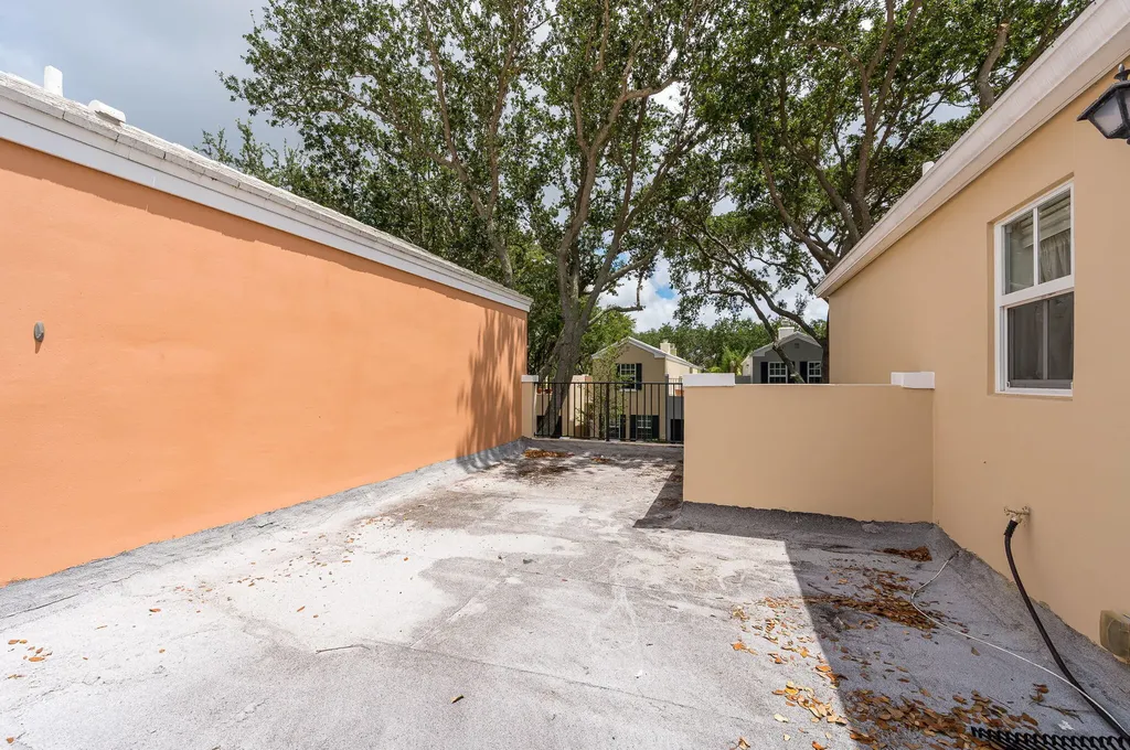 5877 Bartram Street Boca Raton FL 33433