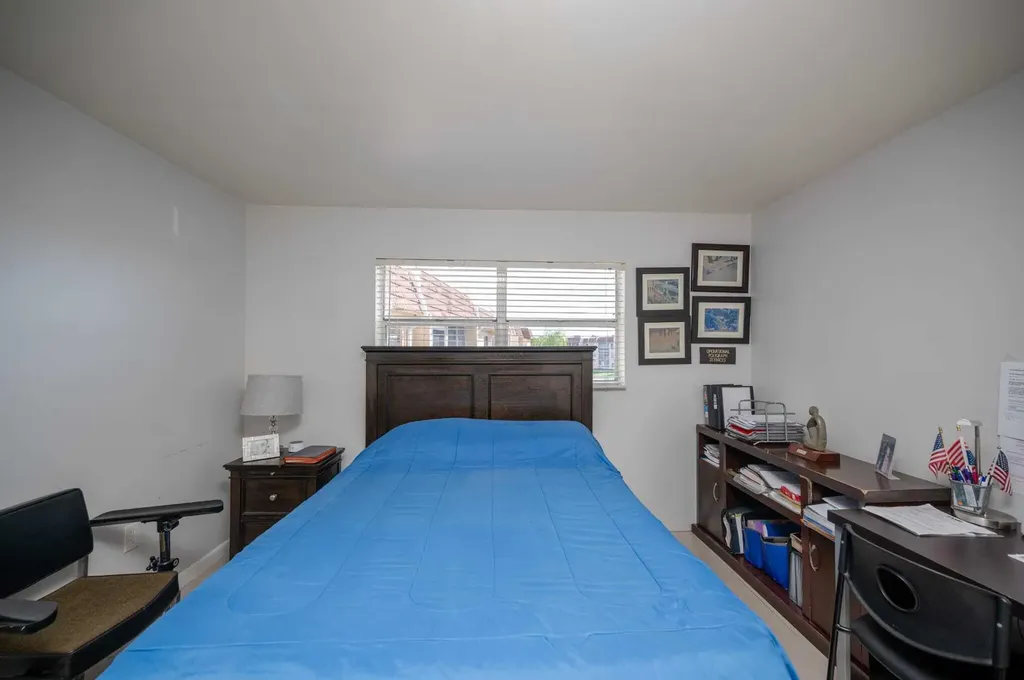 8861 Sunrise Lakes Boulevard Sunrise FL 33322