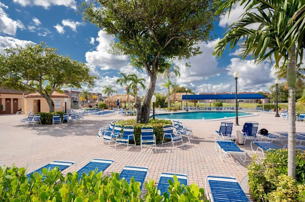 8861 Sunrise Lakes Boulevard Sunrise FL 33322