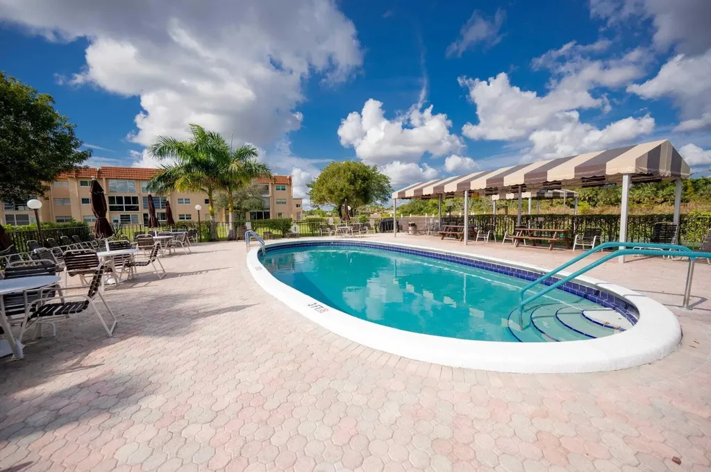 8861 Sunrise Lakes Boulevard Sunrise FL 33322