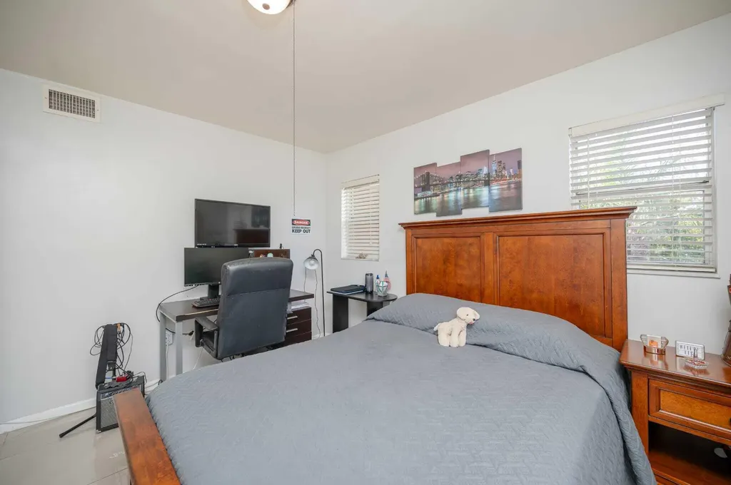 8861 Sunrise Lakes Boulevard Sunrise FL 33322