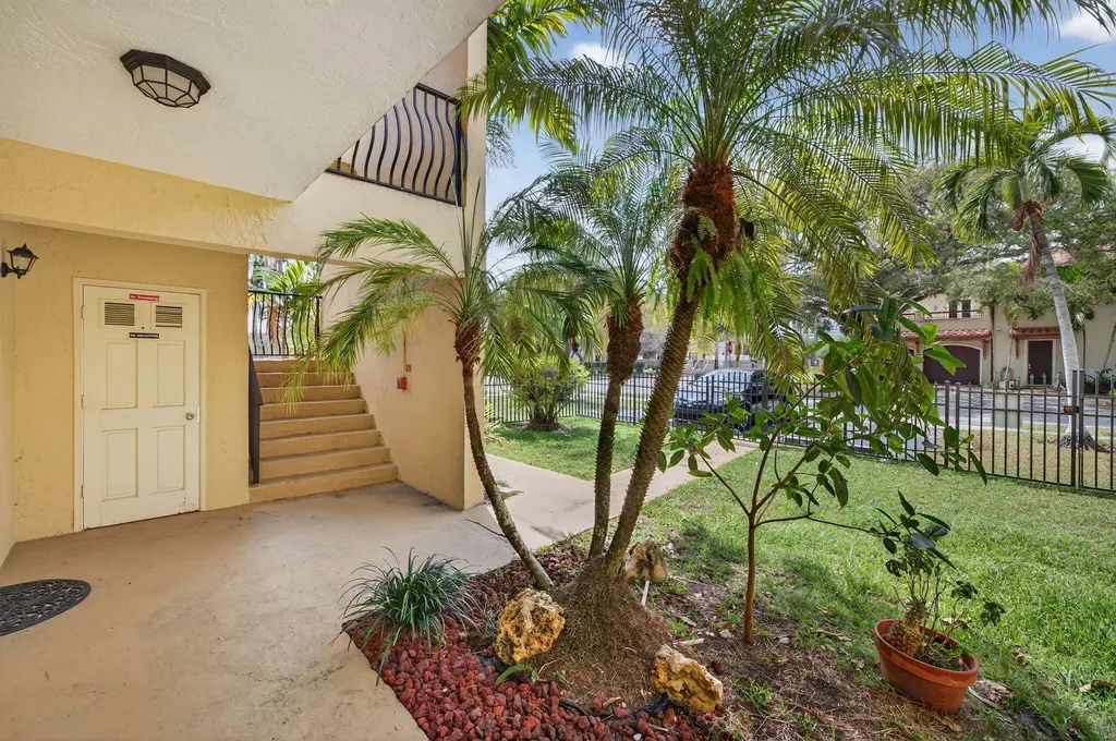 901 NE 3rd Street Fort Lauderdale FL 33301