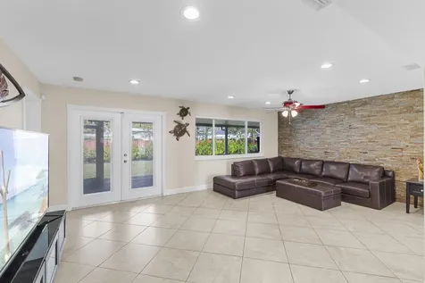 5581 SW 13th Street Plantation FL 33317