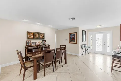 5581 SW 13th Street Plantation FL 33317