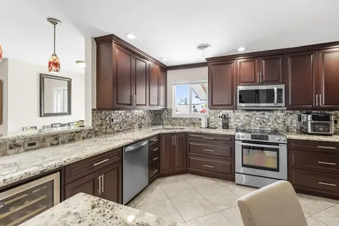 5581 SW 13th Street Plantation FL 33317