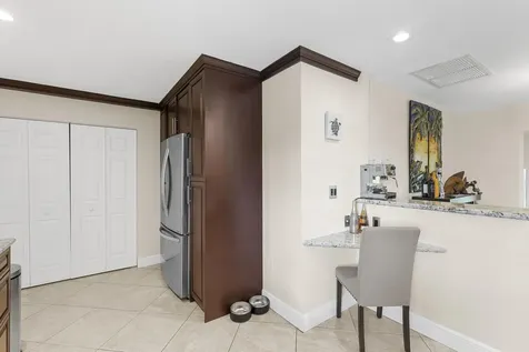 5581 SW 13th Street Plantation FL 33317