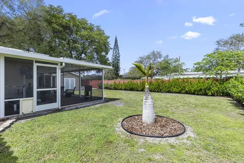 5581 SW 13th Street Plantation FL 33317