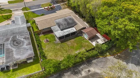 5581 SW 13th Street Plantation FL 33317