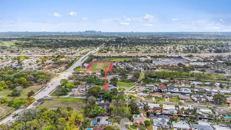 5581 SW 13th Street Plantation FL 33317