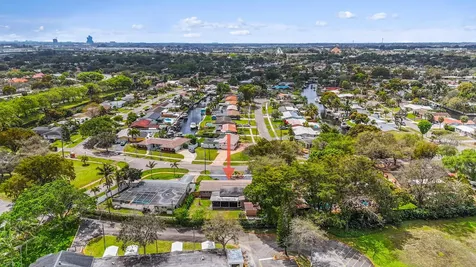5581 SW 13th Street Plantation FL 33317
