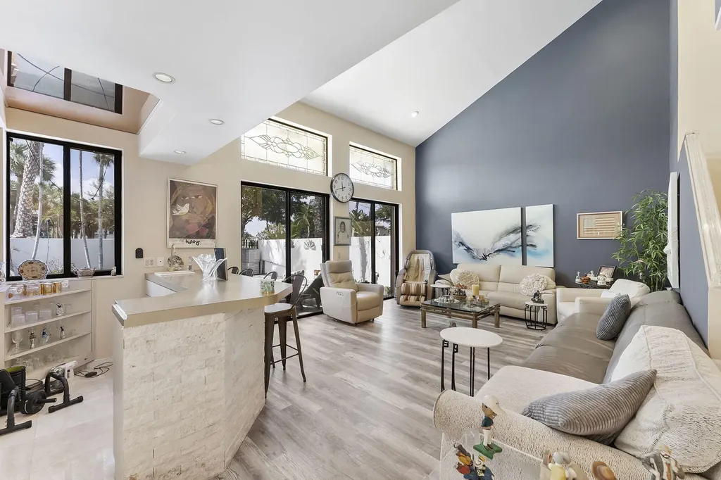 6534 Via Rosa Boca Raton FL 33433