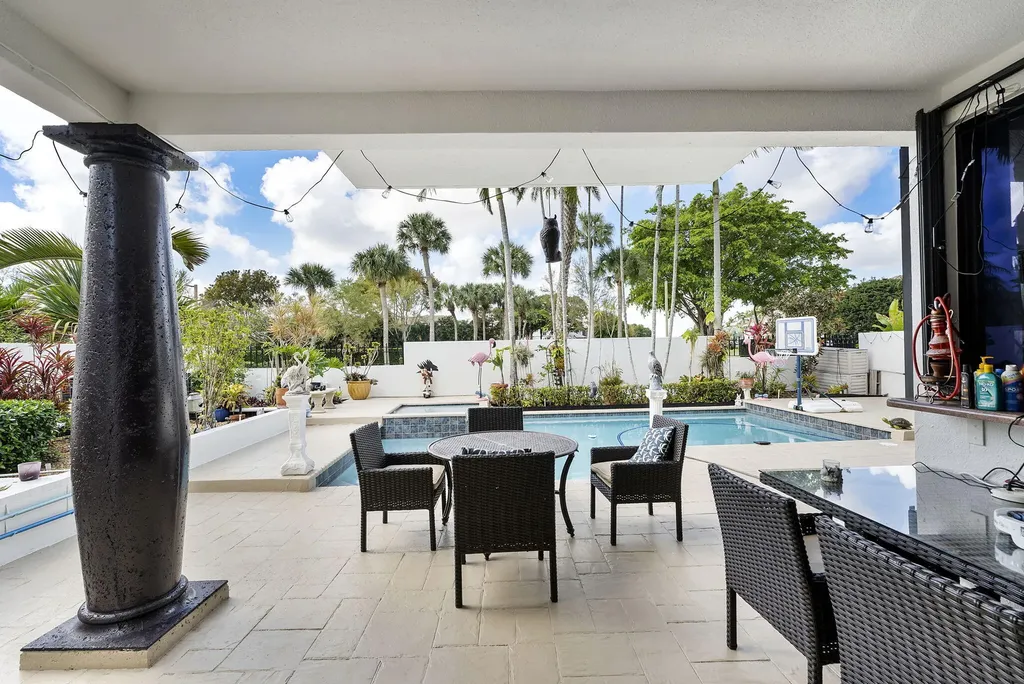 6534 Via Rosa Boca Raton FL 33433