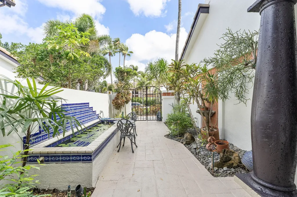 6534 Via Rosa Boca Raton FL 33433