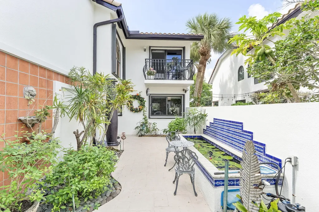 6534 Via Rosa Boca Raton FL 33433