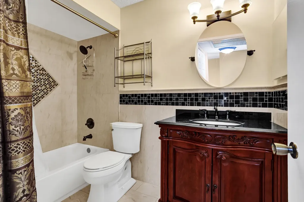 9005 Flynn Circle Boca Raton FL 33496