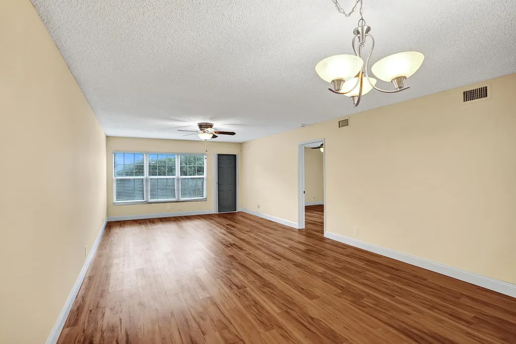 9005 Flynn Circle Boca Raton FL 33496