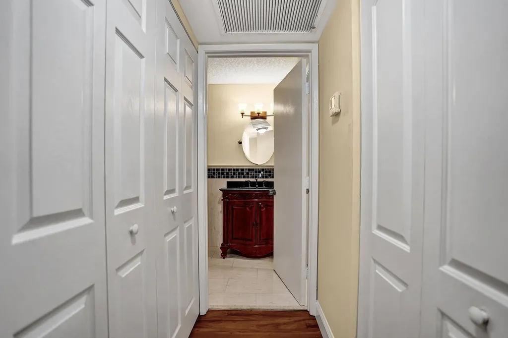 9005 Flynn Circle Boca Raton FL 33496