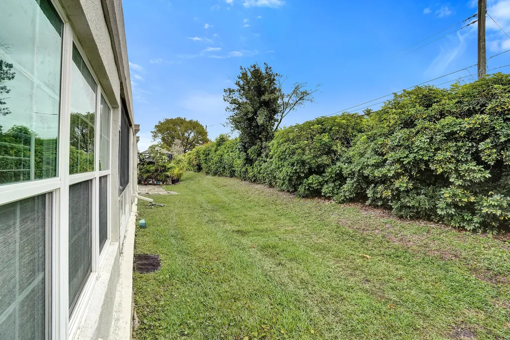 9005 Flynn Circle Boca Raton FL 33496