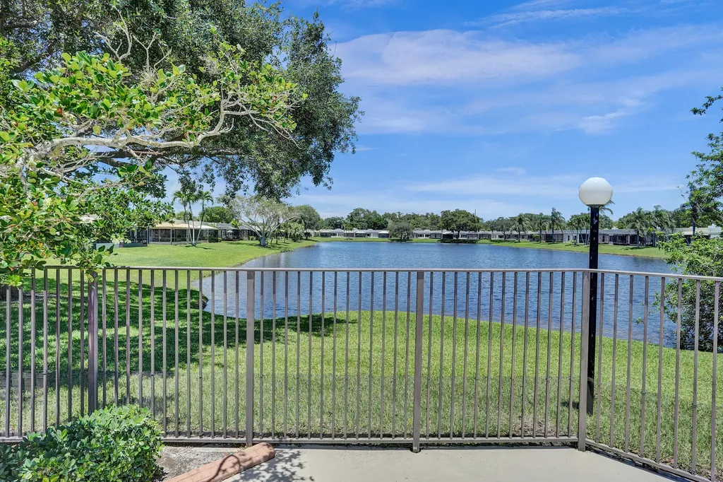 9005 Flynn Circle Boca Raton FL 33496
