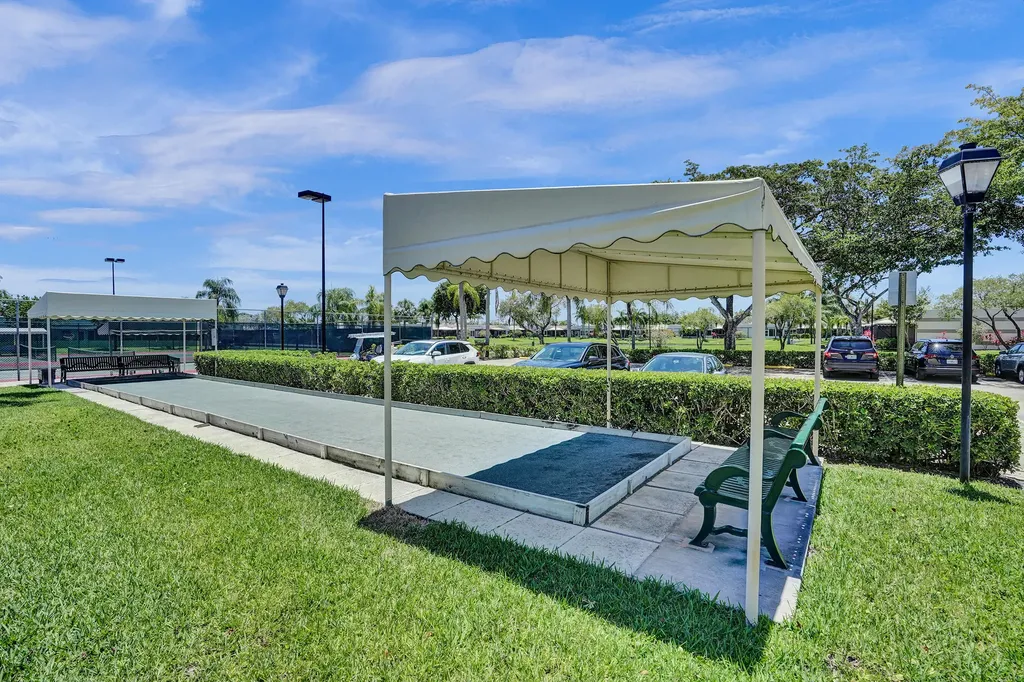 9005 Flynn Circle Boca Raton FL 33496