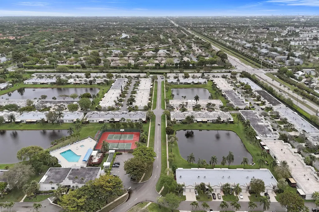 9005 Flynn Circle Boca Raton FL 33496