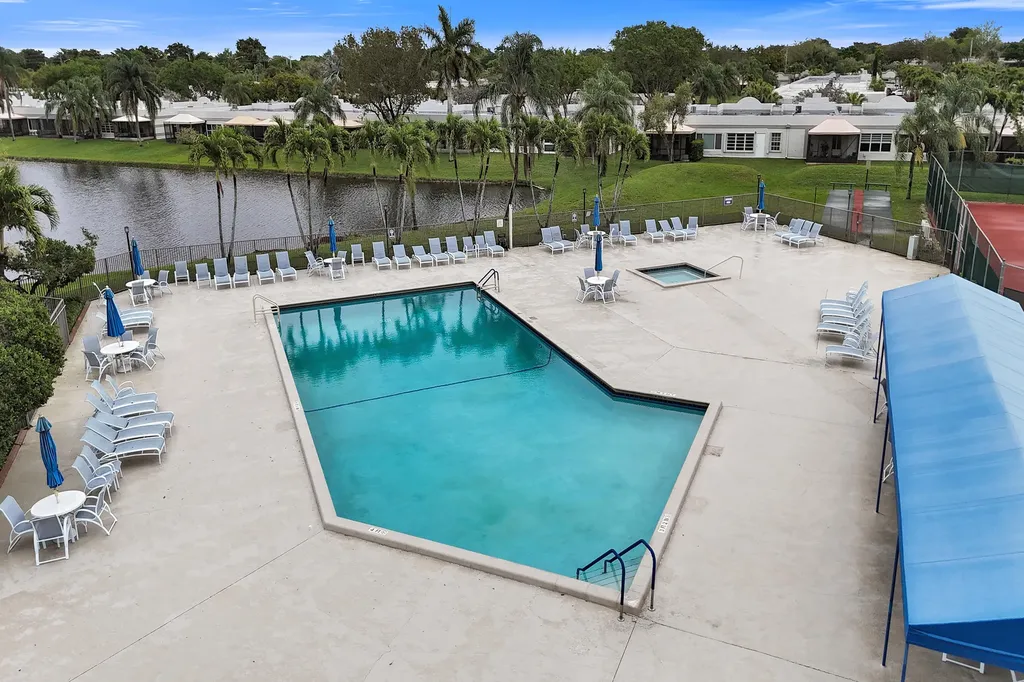 9005 Flynn Circle Boca Raton FL 33496