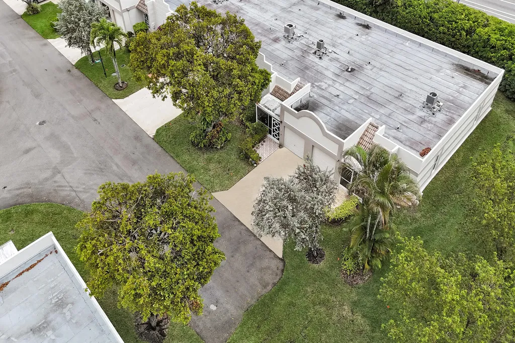 9005 Flynn Circle Boca Raton FL 33496