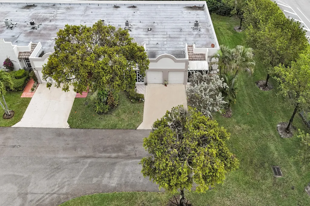 9005 Flynn Circle Boca Raton FL 33496