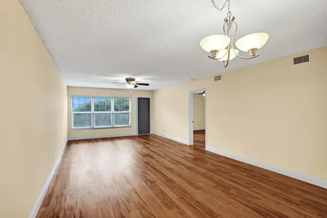9005 Flynn Circle Boca Raton FL 33496