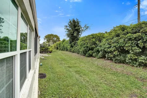 9005 Flynn Circle Boca Raton FL 33496