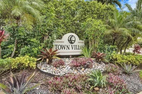 9005 Flynn Circle Boca Raton FL 33496
