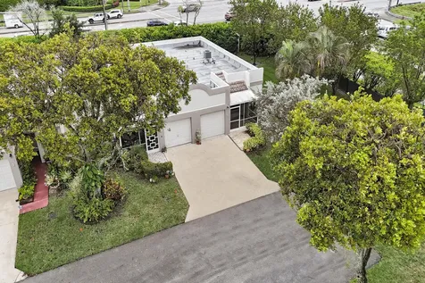 9005 Flynn Circle Boca Raton FL 33496