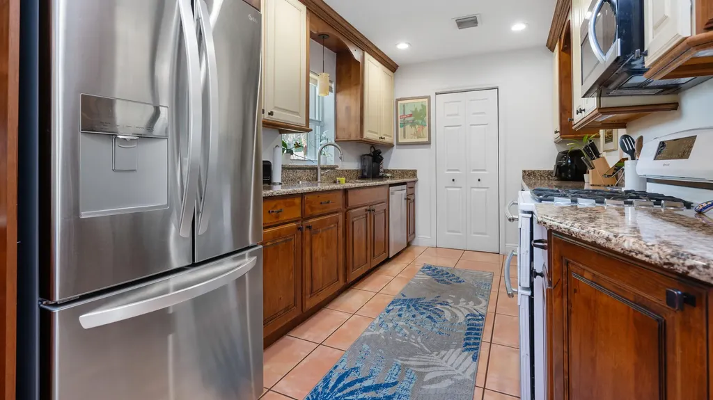 2549 NE 27th Avenue Fort Lauderdale FL 33305