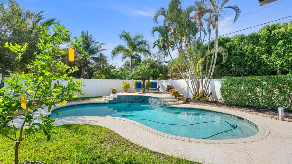 2549 NE 27th Avenue Fort Lauderdale FL 33305