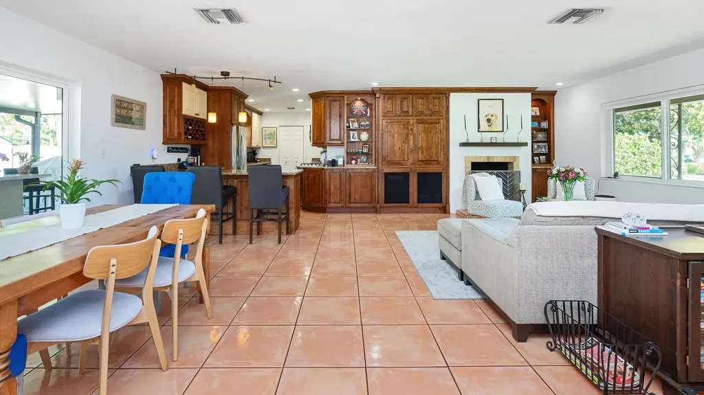 2549 NE 27th Avenue Fort Lauderdale FL 33305