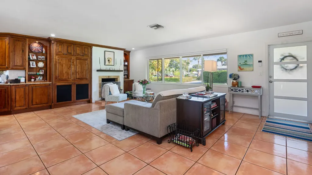 2549 NE 27th Avenue Fort Lauderdale FL 33305