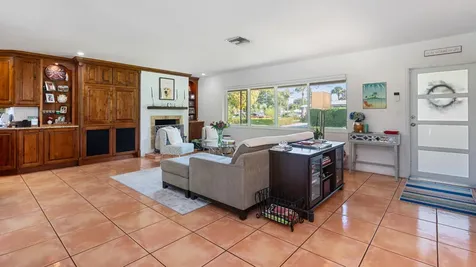 2549 NE 27th Avenue Fort Lauderdale FL 33305