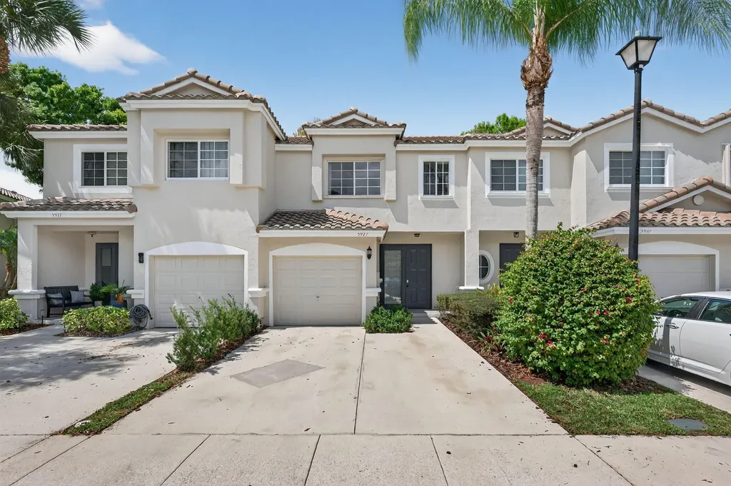 5927 NW 47th Way Coconut Creek FL 33073