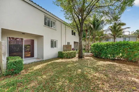 5927 NW 47th Way Coconut Creek FL 33073