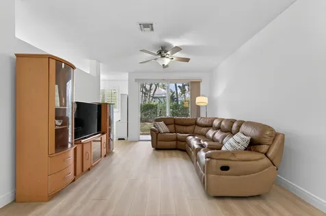 5927 NW 47th Way Coconut Creek FL 33073