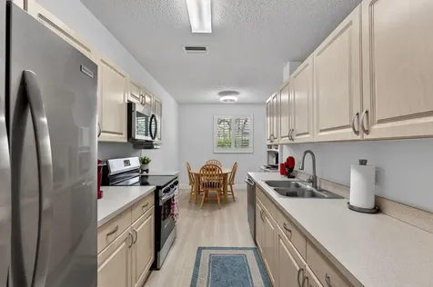 5927 NW 47th Way Coconut Creek FL 33073