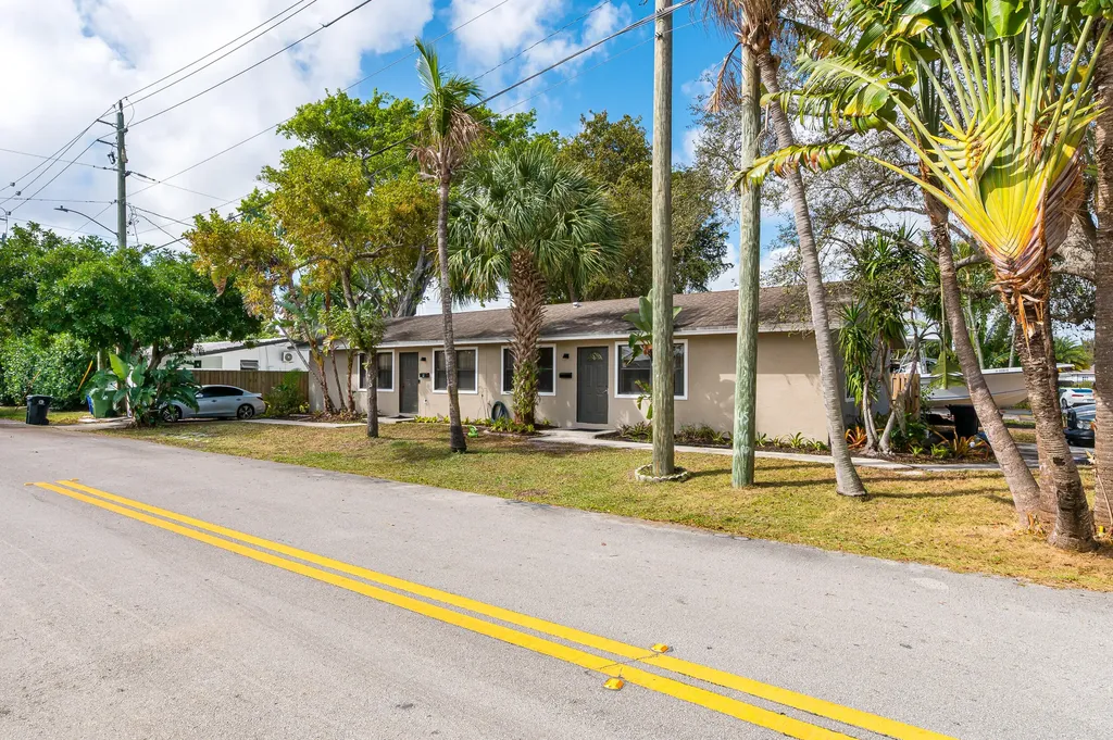 1010 NE 16th Street NE Fort Lauderdale FL 33304