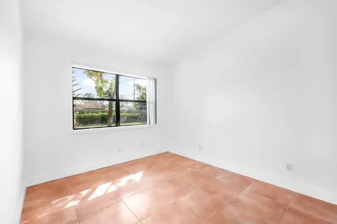 1010 NE 16th Street NE Fort Lauderdale FL 33304
