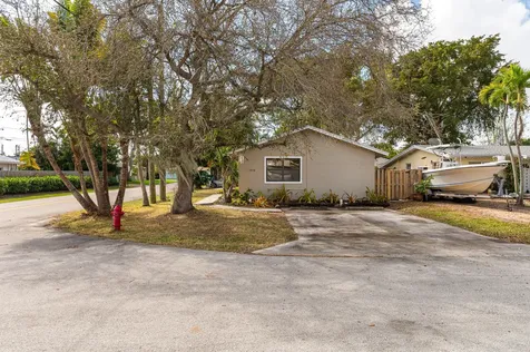 1010 NE 16th Street NE Fort Lauderdale FL 33304